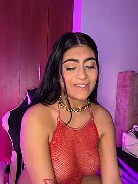 Snapshot of miakhalifaaa_ chatting on 11/20/25, 08:31 miakhalifaaa online show from 11/20/25, 08:31