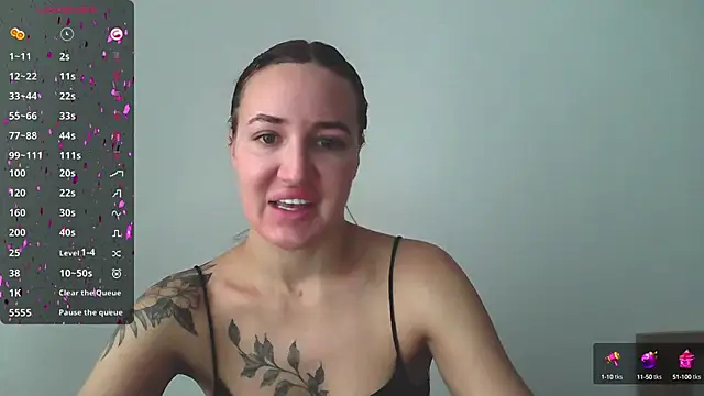 Snapshot of Stasia_Queen chatting on 12/20/24, 09:32 Stasia Queen online show from 12/20/24, 09:32