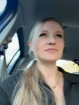 Snapshot of godspot_ chatting on 11/02/25, 02:44 godspot  online show from 11/02/25, 02:44