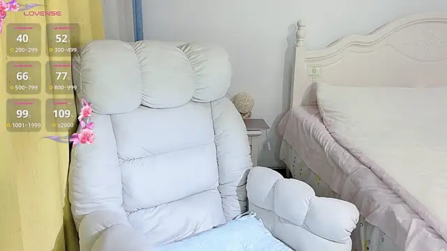 Caitlyn   online show from 11/08/25, 11:36