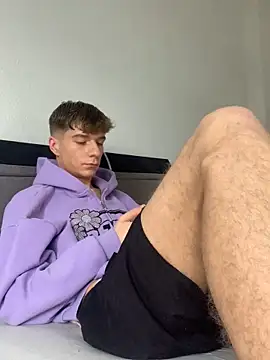 Snapshot of MiguelRausch chatting on 01/08/25, 02:35 MiguelRausch online show from 01/08/25, 02:35