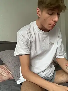 Snapshot of MiguelRausch chatting on 12/04/24, 01:36 MiguelRausch online show from 12/04/24, 01:36