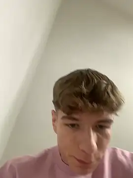 Snapshot of MiguelRausch chatting on 12/12/24, 11:28 MiguelRausch online show from 12/12/24, 11:28