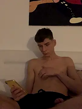 Snapshot of MiguelRausch chatting on 09/10/25, 07:02 MiguelRausch online show from 09/10/25, 07:02