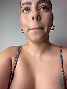 Snapshot of DakotaShelby chatting on 01/19/25, 01:32 DakotaShelby online show from 01/19/25, 01:32