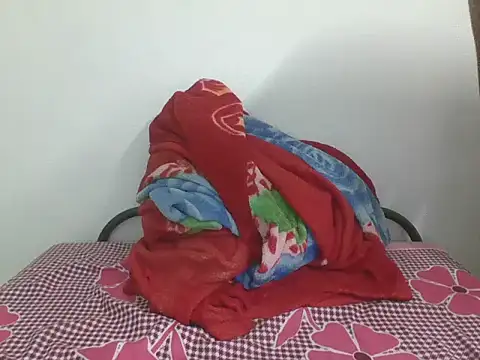 Snapshot of hot_dark_chocolate08 chatting on 10/04/25, 03:13 hot dark chocolate08 online show from 10/04/25, 03:13