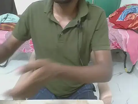 Snapshot of hot_dark_chocolate08 chatting on 10/16/25, 07:22 hot dark chocolate08 online show from 10/16/25, 07:22