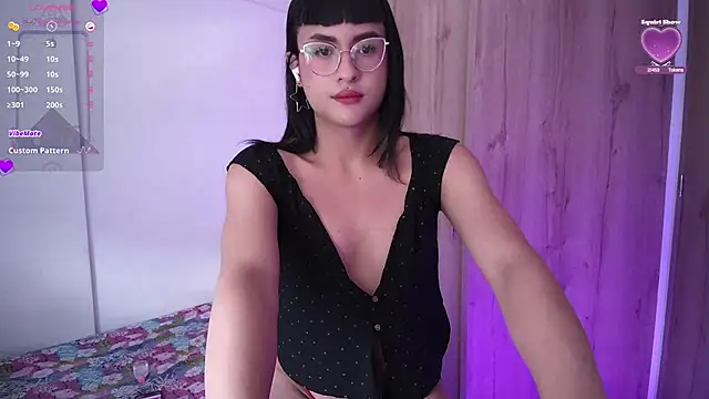 Snapshot of Kiitygirl chatting on 02/10/25, 06:35 Kiitygirl online show from 02/10/25, 06:35