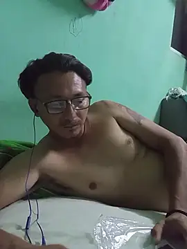 Andresguz35 online show from 11/10/25, 06:07