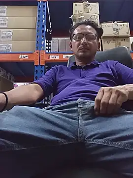 Andresguz35 online show from 10/23/25, 04:49