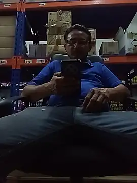 Andresguz35 online show from 10/30/25, 10:28