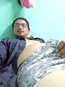 Andresguz35 online show from 12/19/25, 07:00