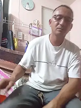 Andresguz35 online show from 11/03/25, 03:56