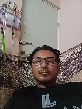 Andresguz35 online show from 10/30/25, 03:38