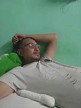 Andresguz35 online show from 11/17/25, 03:10