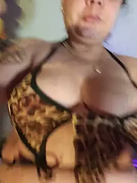 zandra milf  online show from 05/25/26, 11:09
