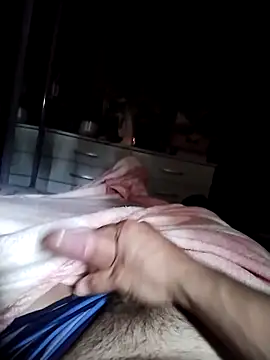 Snapshot of Andrade35 chatting on 09/21/25, 10:42 Andrade35 online show from 09/21/25, 10:42