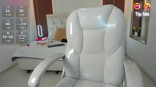 Mia brunette26 online show from 06/07/26, 06:18