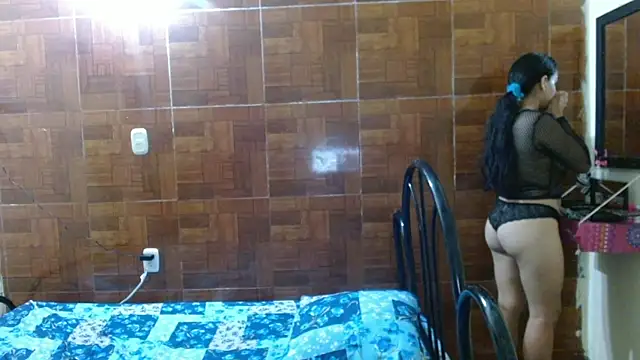 Snapshot of Mia_brunette26 chatting on 02/18/25, 02:59 Mia brunette26 online show from 02/18/25, 02:59