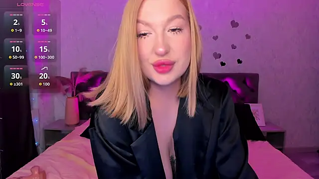 Emma  Leee online show from 10/06/25, 12:45