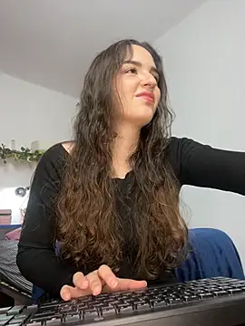 Snapshot of tatianaAlvarez1 chatting on 10/22/25, 12:37 tatianaAlvarez1 online show from 10/22/25, 12:37