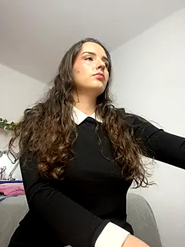 Snapshot of tatianaAlvarez1 chatting on 09/26/25, 09:10 tatianaAlvarez1 online show from 09/26/25, 09:10