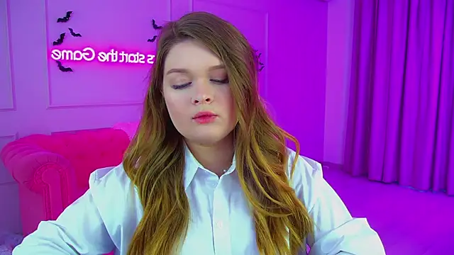 CrystalLyons online show from 10/24/25, 11:09