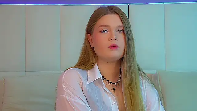 CrystalLyons online show from 11/29/25, 06:13