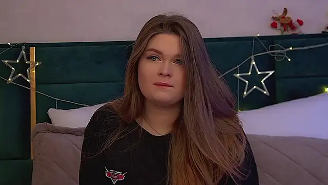 CrystalLyons online show from 12/18/25, 06:18