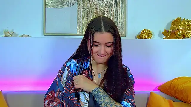 ChristinaMilton online show from 02/04/26, 06:30