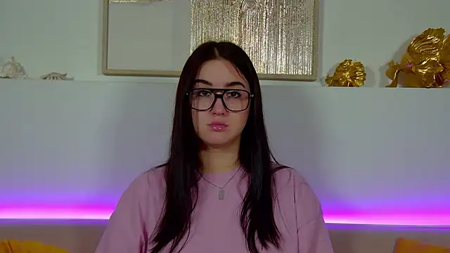 ChristinaMilton online show from 11/07/25, 06:12