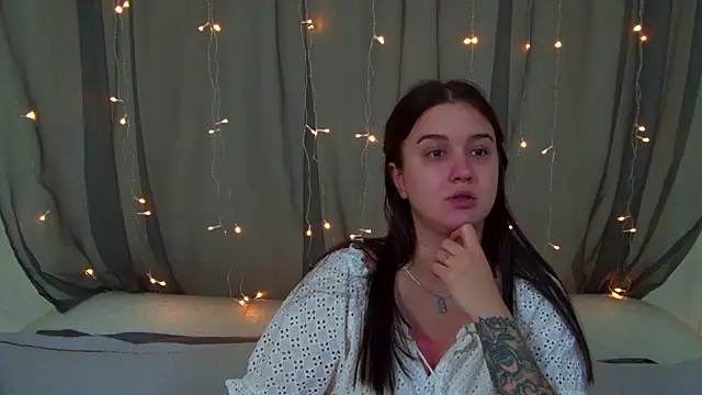 ChristinaMilton online show from 11/28/25, 06:30