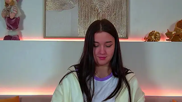 ChristinaMilton online show from 12/15/25, 06:36