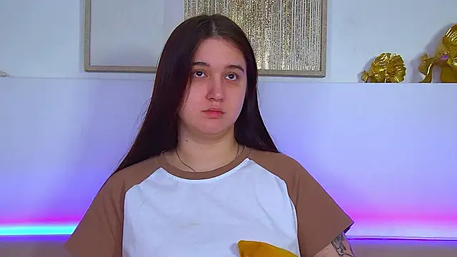 ChristinaMilton online show from 03/06/26, 07:25