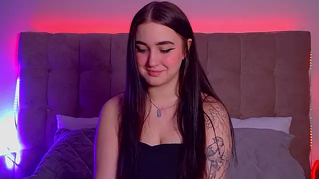 ChristinaMilton online show from 03/10/25, 06:23