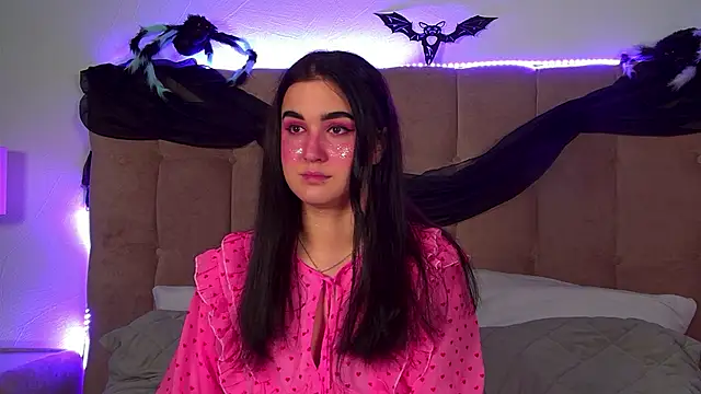 ChristinaMilton online show from 11/01/25, 06:02