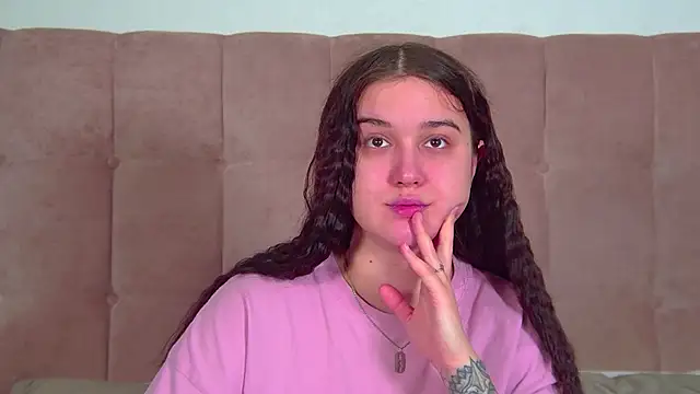 ChristinaMilton online show from 02/11/26, 07:19