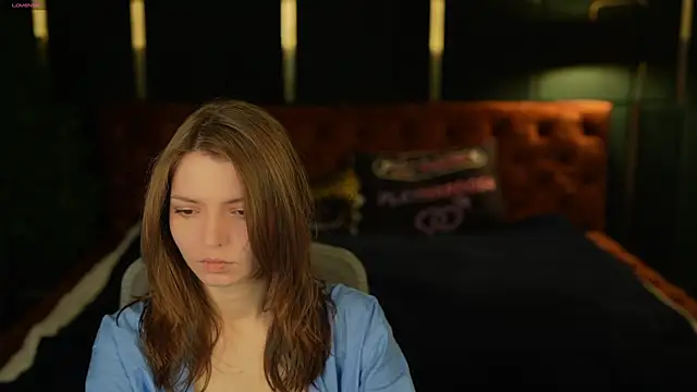 Michelle 054 online show from 12/18/25, 05:06