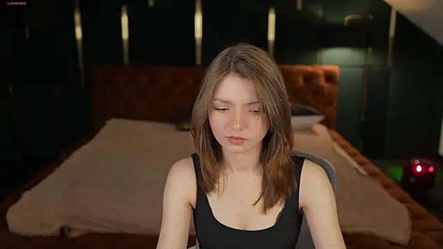 Michelle 054 online show from 11/02/25, 12:04