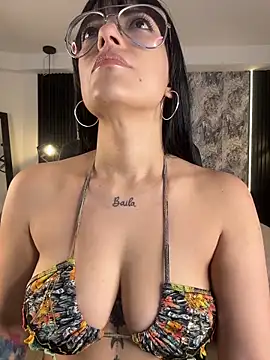 Snapshot of aura-baker chatting on 03/02/26, 12:45 aura-baker online show from 03/02/26, 12:45