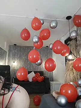 Snapshot of aura-baker chatting on 11/30/25, 05:08 aura-baker online show from 11/30/25, 05:08