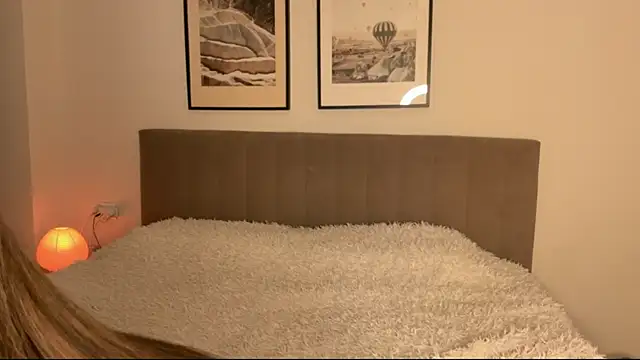 aryamirelle online show from 11/12/25, 10:02