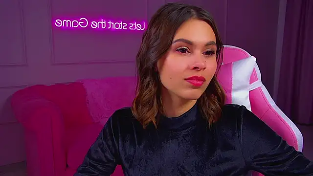 PollyLanders online show from 09/17/25, 08:33