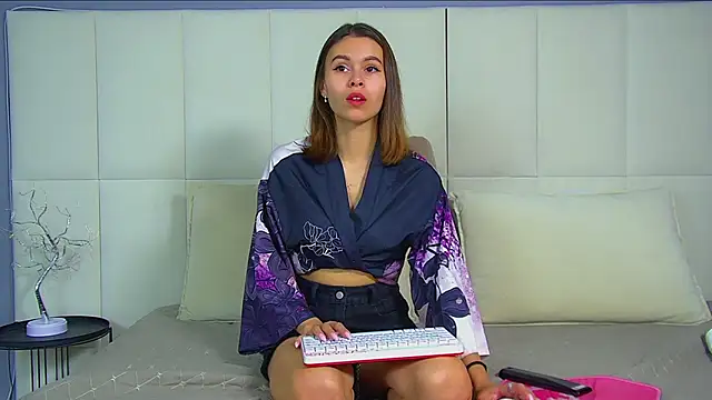 PollyLanders online show from 09/26/25, 06:15