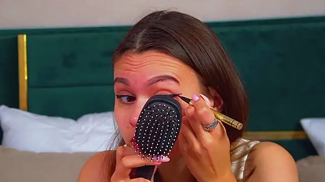 PollyLanders online show from 09/29/25, 06:24