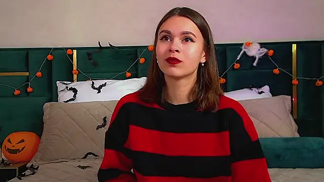 PollyLanders online show from 10/30/25, 06:27