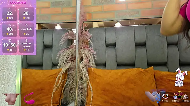 JESSYCORTES online show from 12/17/25, 04:23