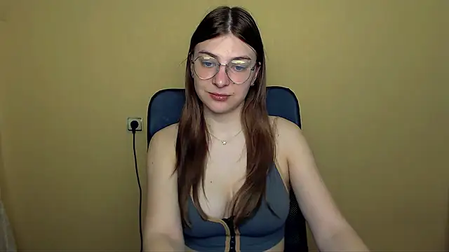 Luna Lush  online show from 04/05/26, 08:32