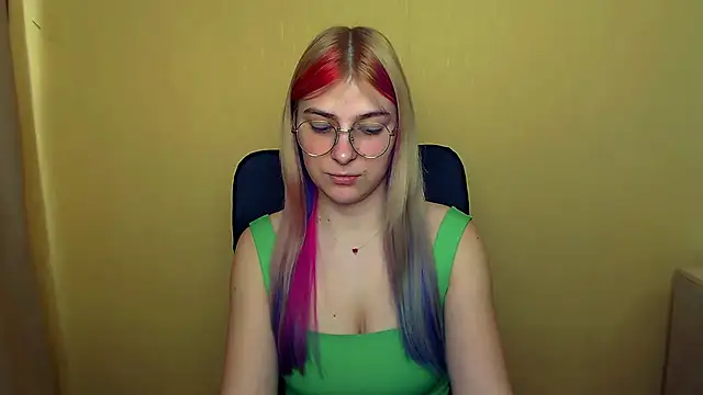 Snapshot of Luna_Lush_ chatting on 03/22/25, 11:32 Luna Lush online show from 03/22/25, 11:32
