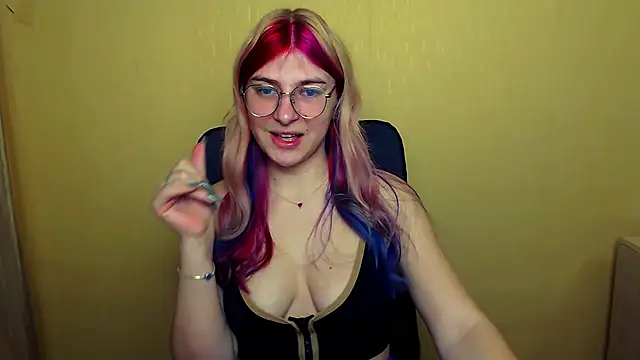 Snapshot of Luna_Lush_ chatting on 02/11/25, 11:20 Luna Lush online show from 02/11/25, 11:20